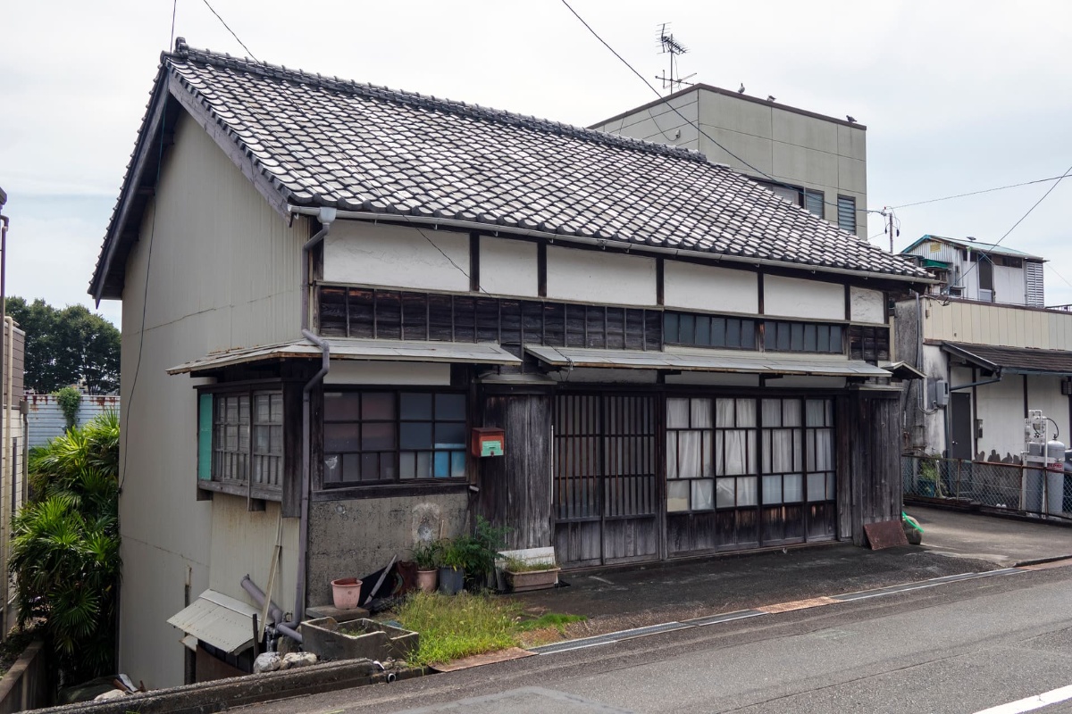 地域密着の豊富な知識で借家や築古物件の売却課題を解決いたします